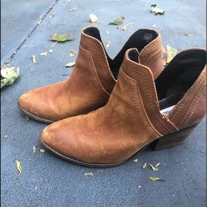 Low cut Steve Madden Ankle Booties size 8.5